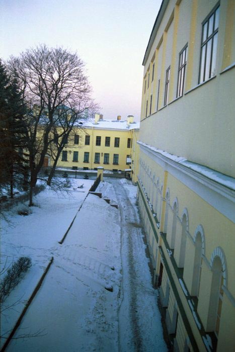 Двор Горного. Вид из окна