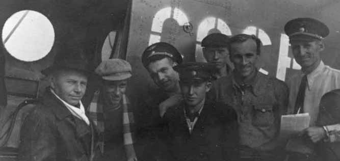 1960 г. Экипаж съемочного самолета АН-2 и Музыле В.С., Филимонов В.В. и Шучинов